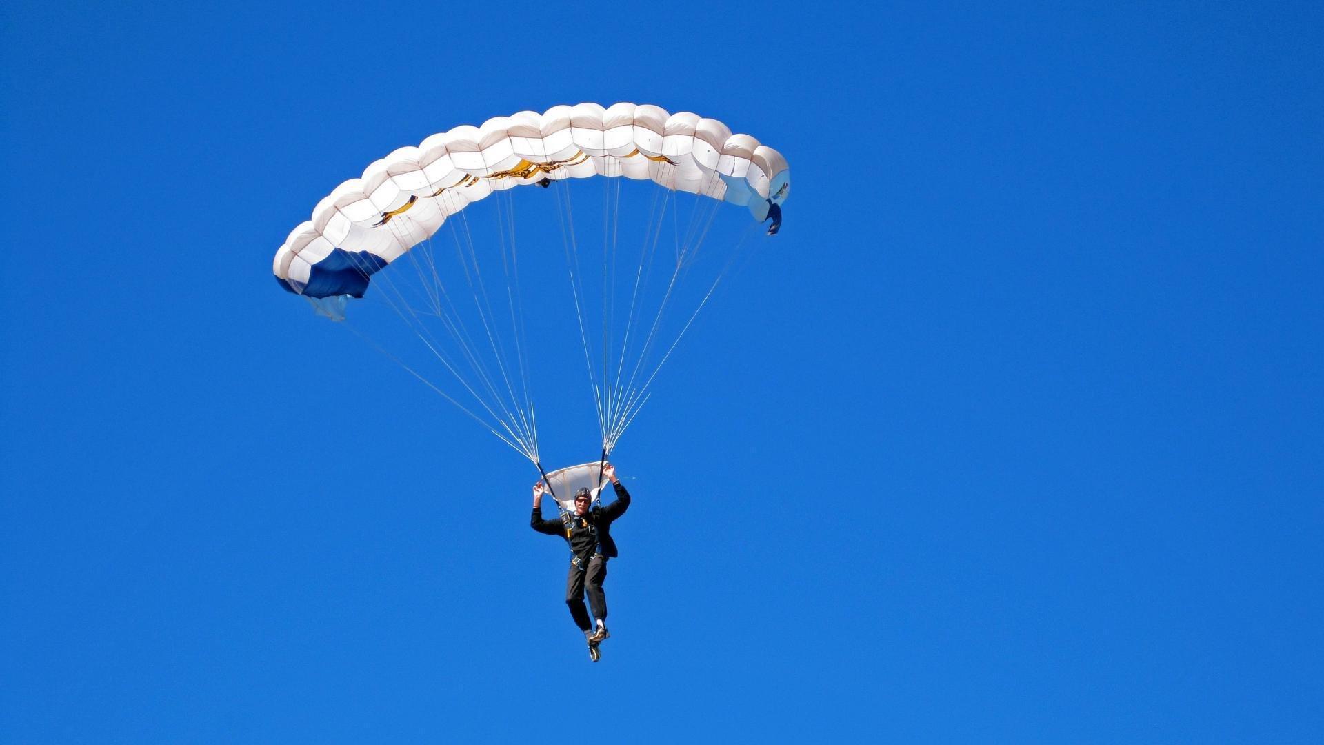热火雷霆重磅交易谈判曝光！保罗换队代价惊人，选秀权成焦点筹码